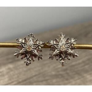 Avon Silver Tone Snowflake Rhinestone Clip-on Earrings Holiday Winter Vintage